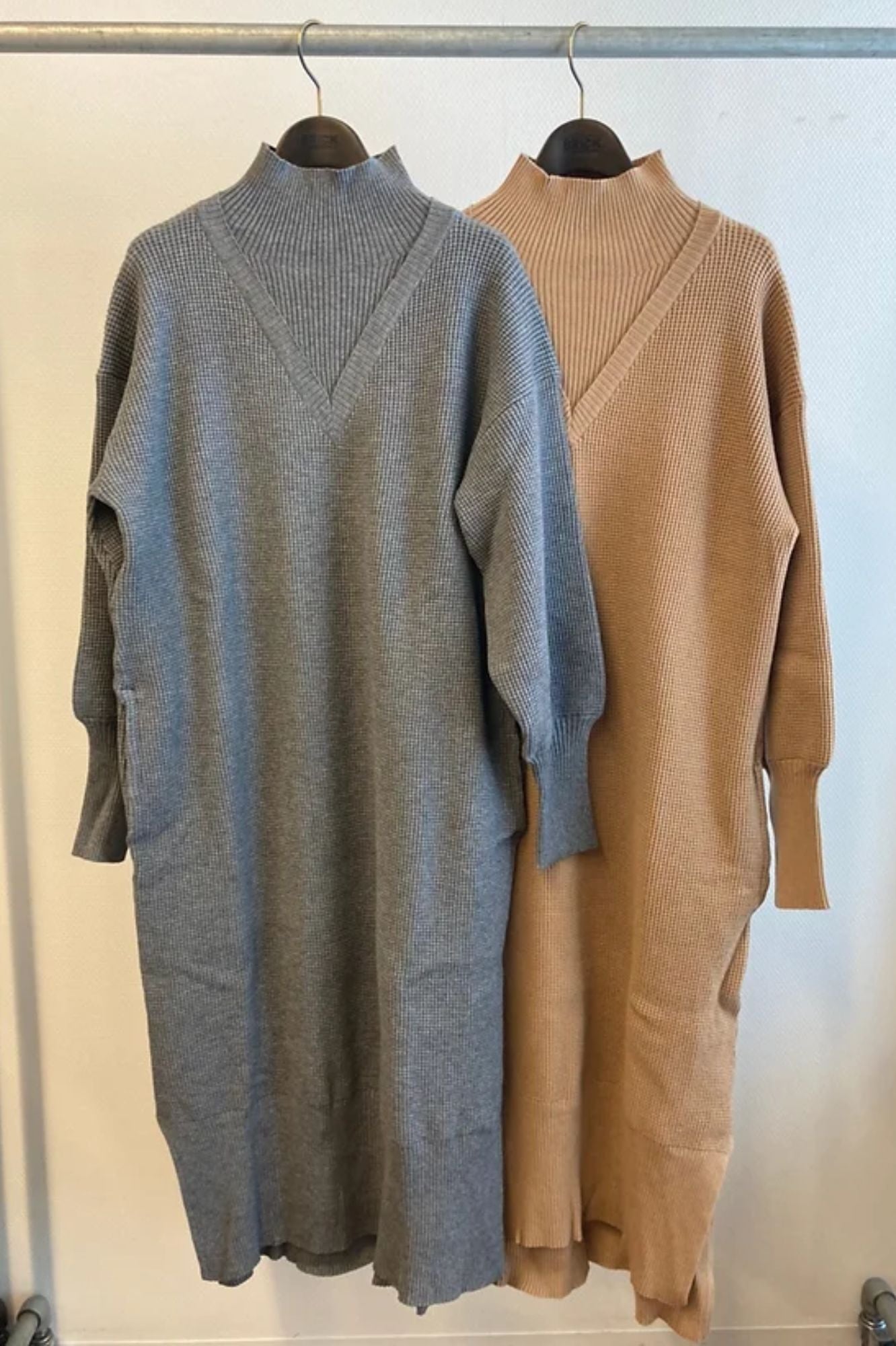 layered neck waffle Knit OP